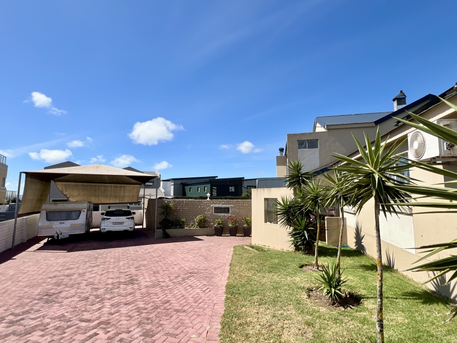 4 Bedroom Property for Sale in Myburgh Park Western Cape